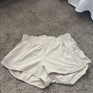 Lululemon Beige High Rise Hotty Hot Shorts 2.5 Size 6